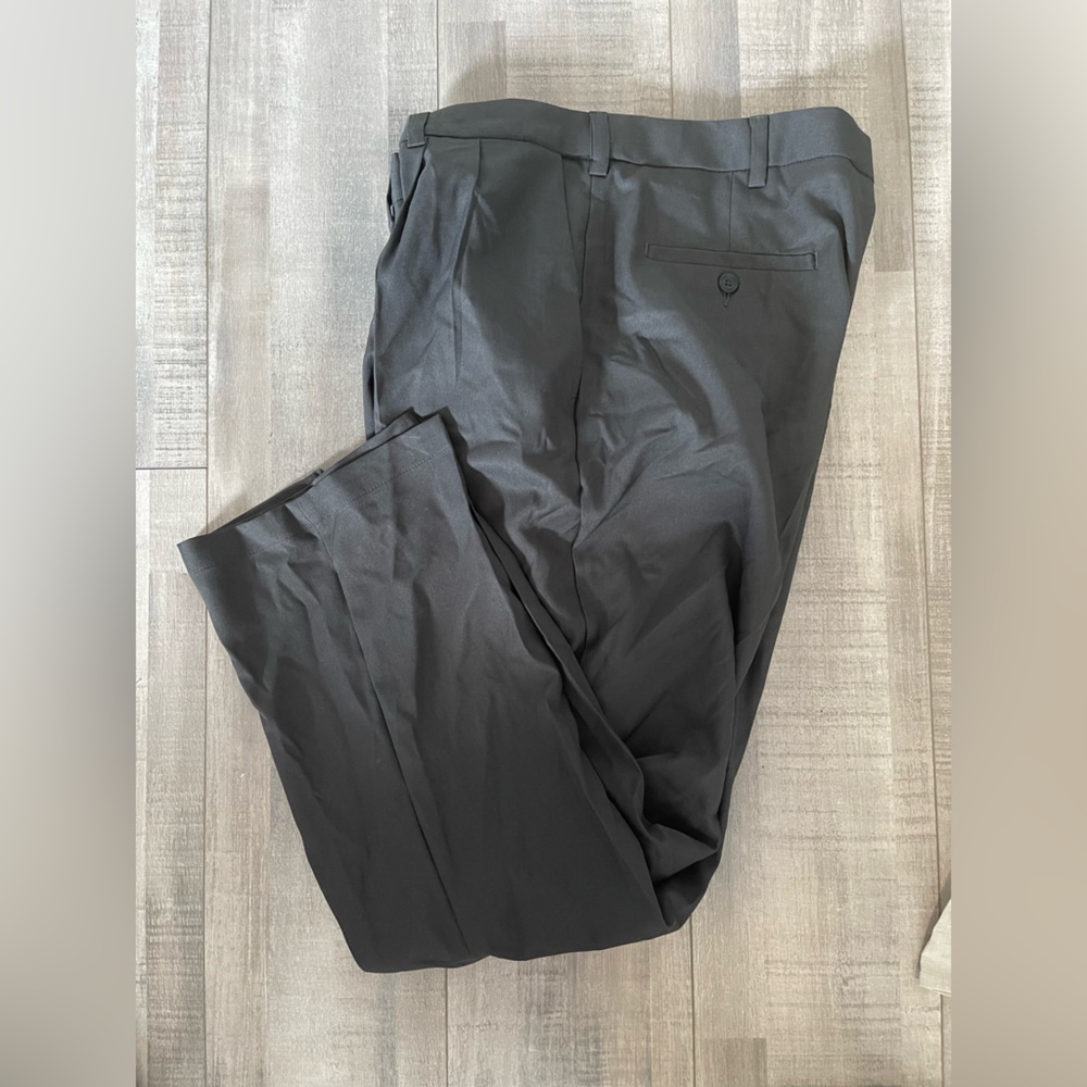 Haggar Cool 18 Pro Classic Fit Pleated Pants - Dark Gray - Picture 9 of 10